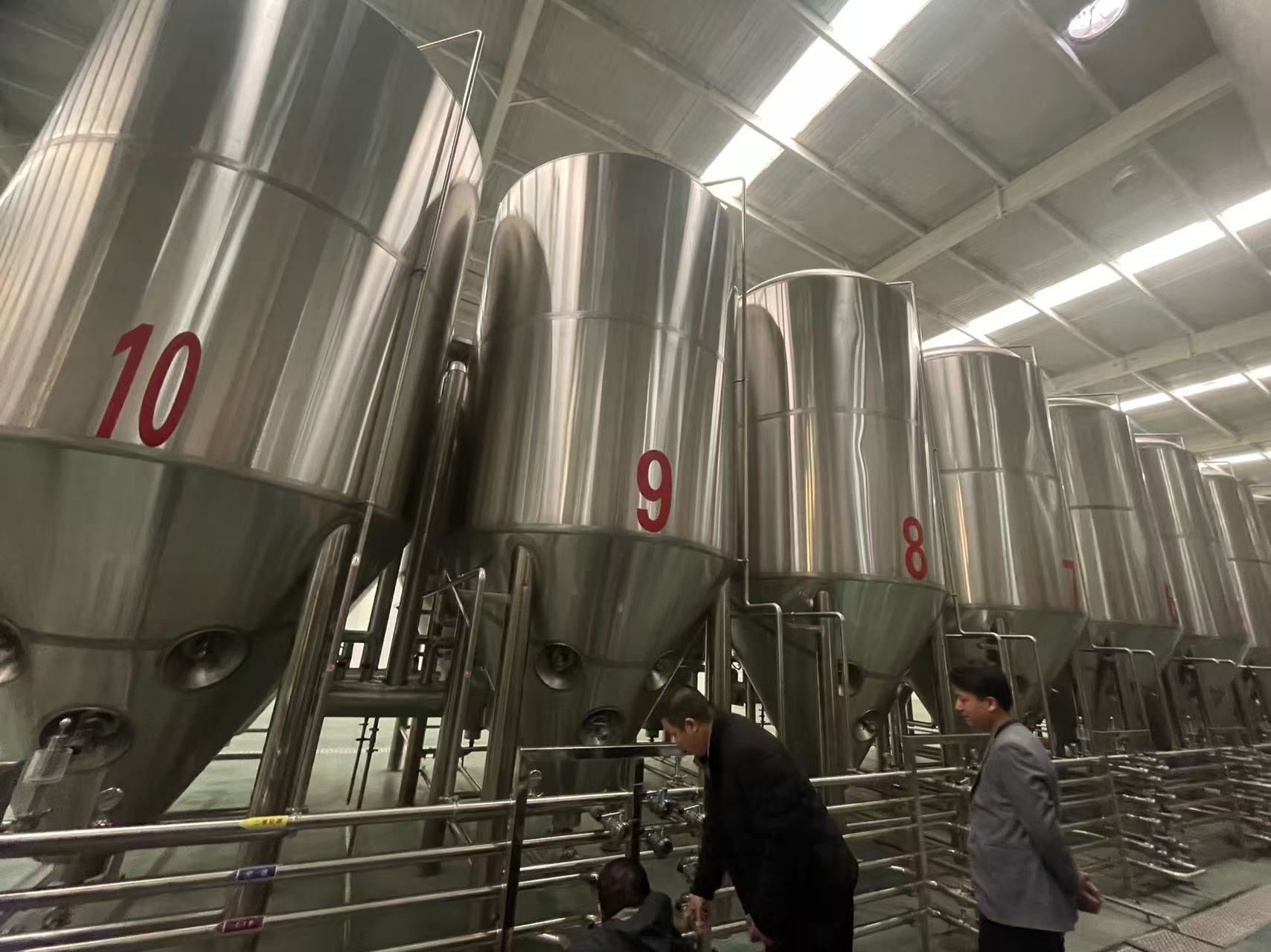 广河精酿啤酒设备厂—平面布置、设备设计、制造、调试、培训等一条龙服务
